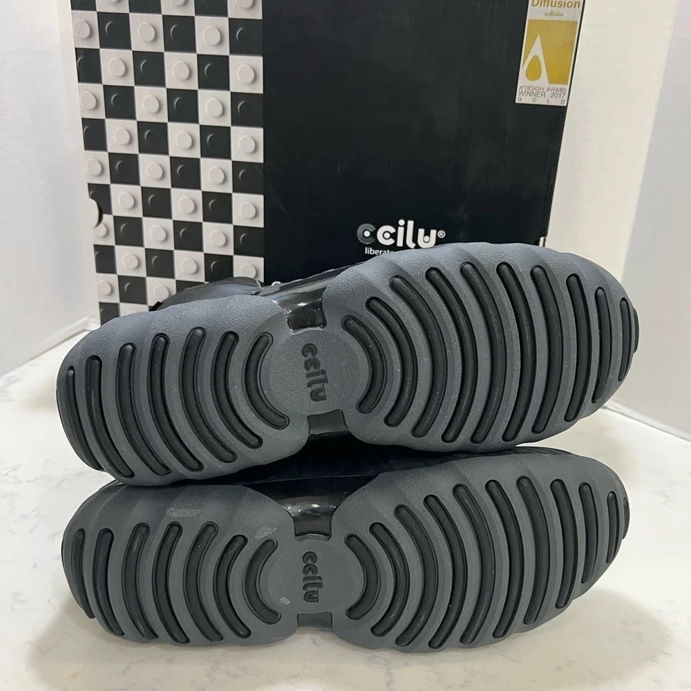 Ecilu Black Lace-Up Boots